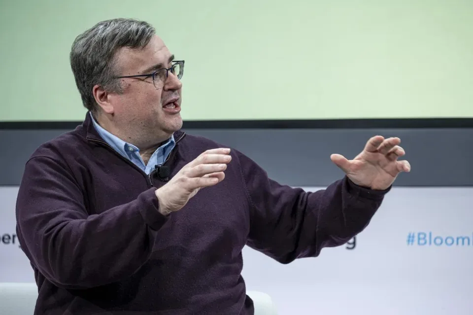 Manas AI Drug discovery startup raised 6M by Reid Hoffman